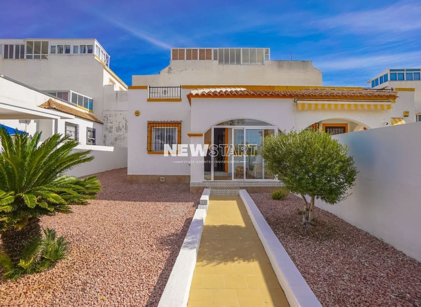 3 soverom Rekkehus til salgs i La Marina med svømmebasseng - € 169 000 (Ref: 9328553)