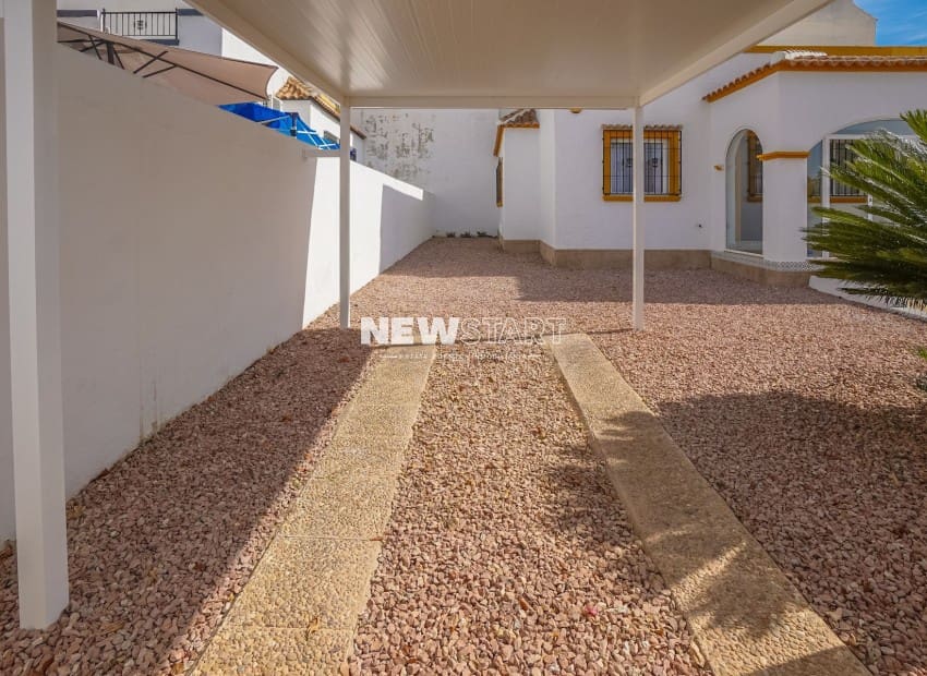 3 soverom Rekkehus til salgs i La Marina med svømmebasseng - € 169 000 (Ref: 9328553)