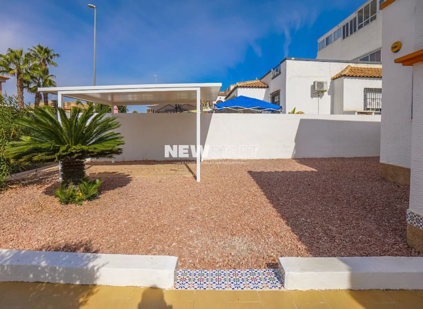 3 soverom Rekkehus til salgs i La Marina med svømmebasseng - € 169 000 (Ref: 9328553)