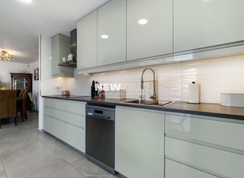 2 soverom Villa til salgs i Daya Nueva med svømmebasseng - € 359 000 (Ref: 9349785)