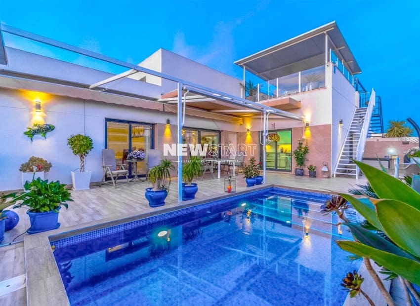 2 soverom Villa til salgs i Daya Nueva med svømmebasseng - € 359 000 (Ref: 9349785)