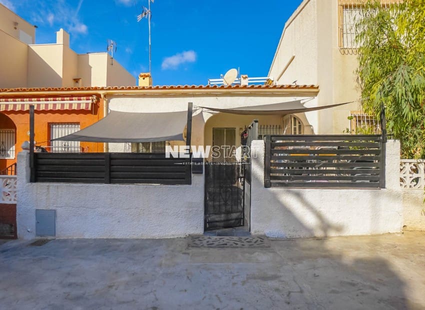 2 bedroom Bungalow for sale in La Marina with garage - € 119,000 (Ref: 9360479)