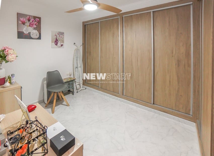 Chalet de 3 habitaciones en San Fulgencio en venta con piscina garaje - 595.000 € (Ref: 9388491)