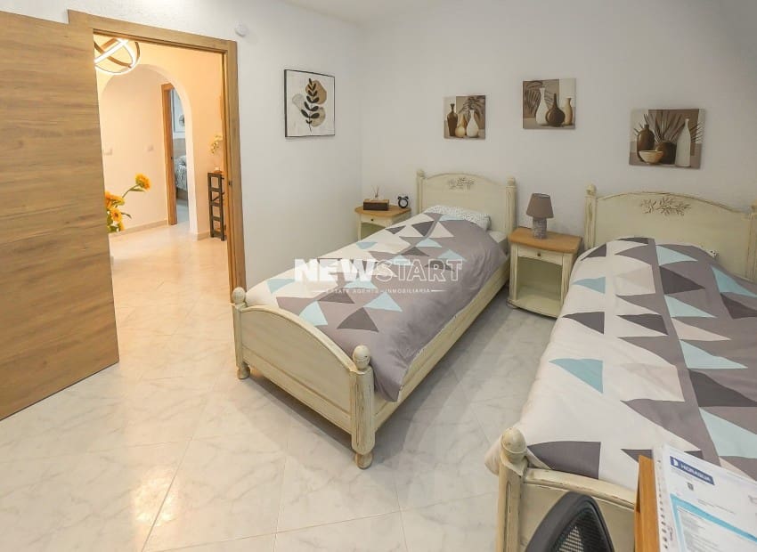 Chalet de 3 habitaciones en San Fulgencio en venta con piscina garaje - 595.000 € (Ref: 9388491)