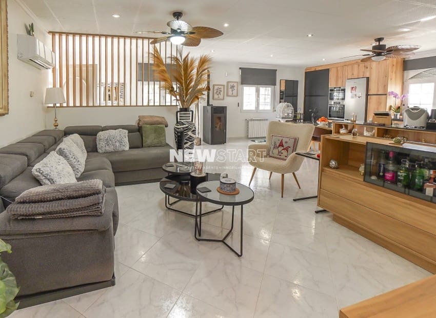 Chalet de 3 habitaciones en San Fulgencio en venta con piscina garaje - 595.000 € (Ref: 9388491)