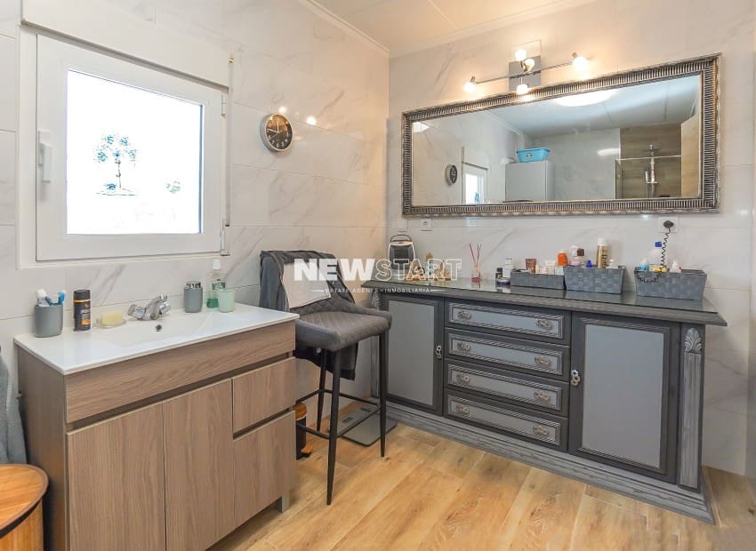 Chalet de 3 habitaciones en San Fulgencio en venta con piscina garaje - 595.000 € (Ref: 9388491)