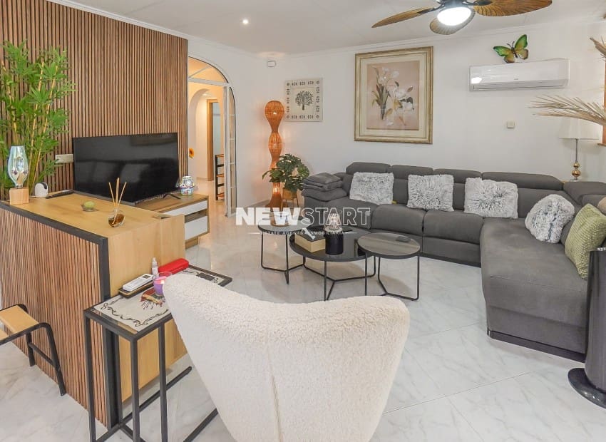 Chalet de 3 habitaciones en San Fulgencio en venta con piscina garaje - 595.000 € (Ref: 9388491)