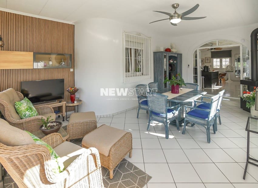 Chalet de 3 habitaciones en San Fulgencio en venta con piscina garaje - 595.000 € (Ref: 9388491)