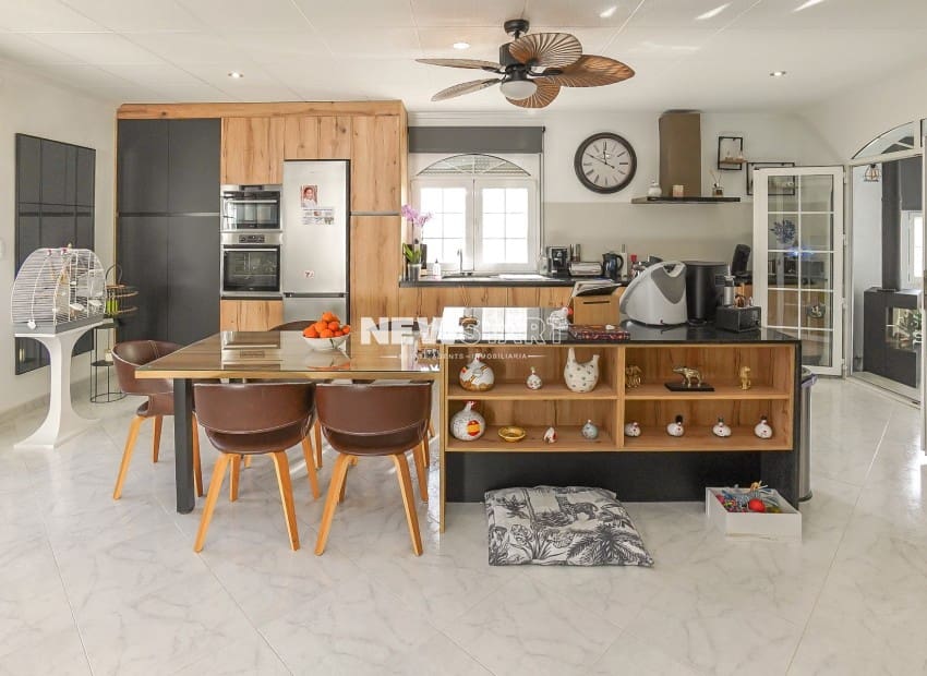 Chalet de 3 habitaciones en San Fulgencio en venta con piscina garaje - 595.000 € (Ref: 9388491)