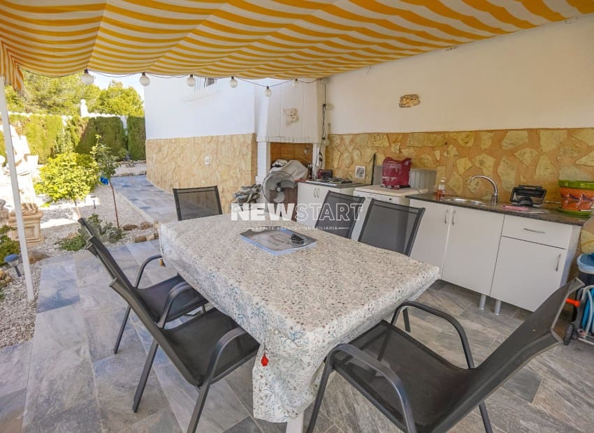 Chalet de 3 habitaciones en San Fulgencio en venta con piscina garaje - 595.000 € (Ref: 9388491)