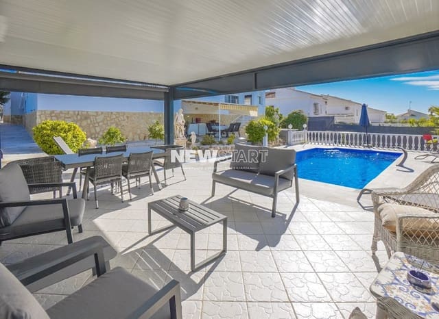 Chalet de 3 habitaciones en San Fulgencio en venta con piscina garaje - 595.000 € (Ref: 9388491)