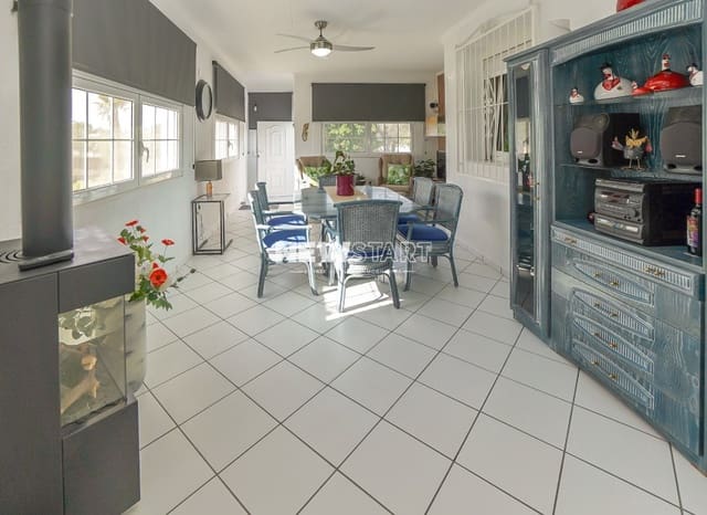 Chalet de 3 habitaciones en San Fulgencio en venta con piscina garaje - 595.000 € (Ref: 9388491)