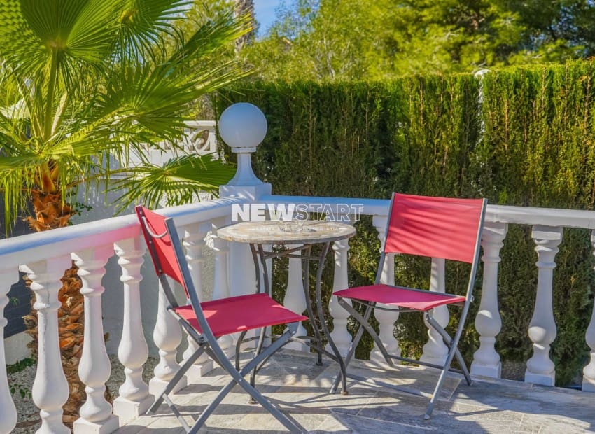 Chalet de 3 habitaciones en San Fulgencio en venta con piscina garaje - 595.000 € (Ref: 9388491)