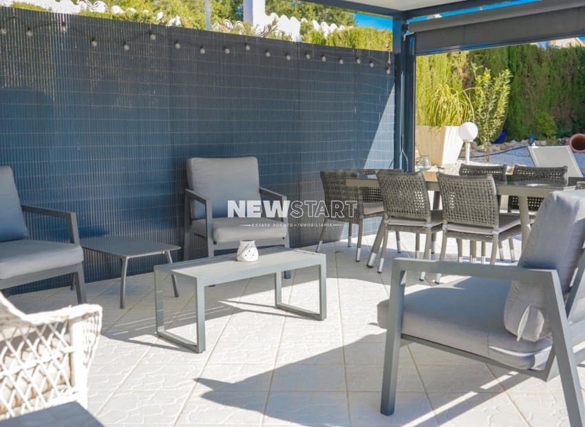 Chalet de 3 habitaciones en San Fulgencio en venta con piscina garaje - 595.000 € (Ref: 9388491)