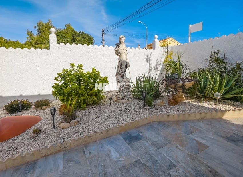 Chalet de 3 habitaciones en San Fulgencio en venta con piscina garaje - 595.000 € (Ref: 9388491)