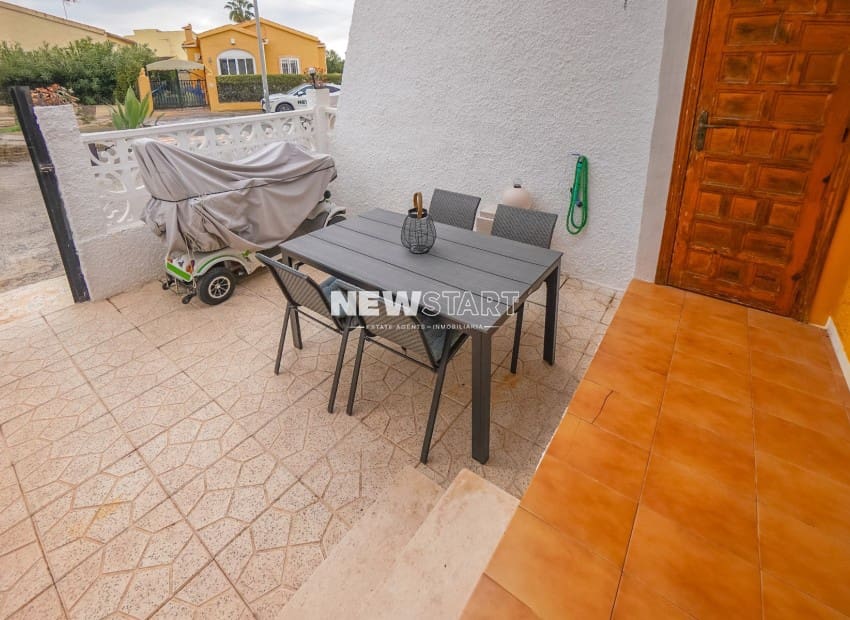 1 makuuhuone Bungalow myytävänä paikassa La Marina mukana 
autotalli - 89 000 € (Ref: 9388492)