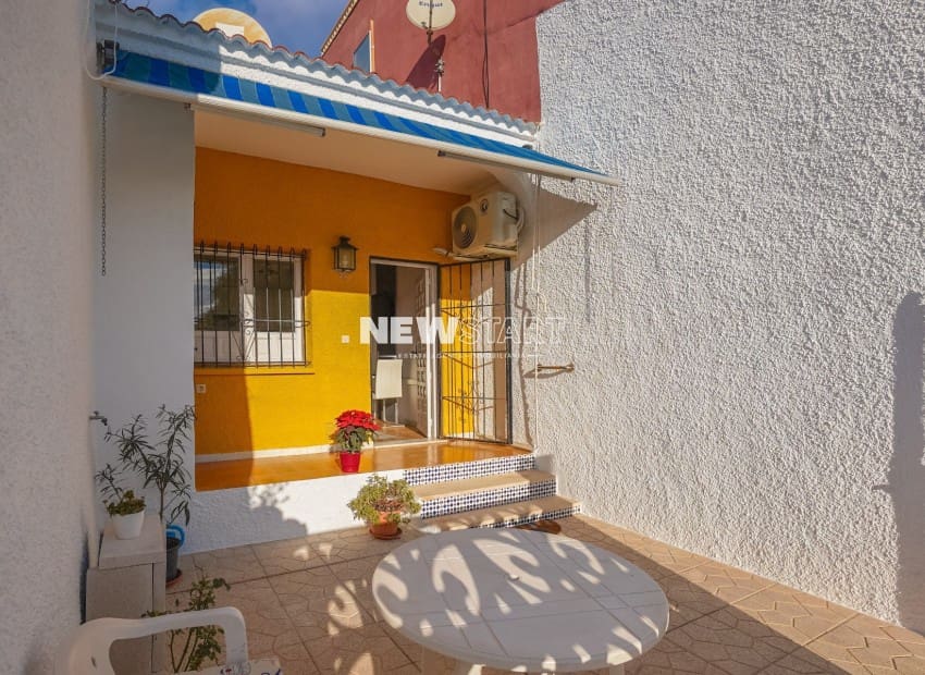 1 makuuhuone Bungalow myytävänä paikassa La Marina mukana 
autotalli - 89 000 € (Ref: 9388492)