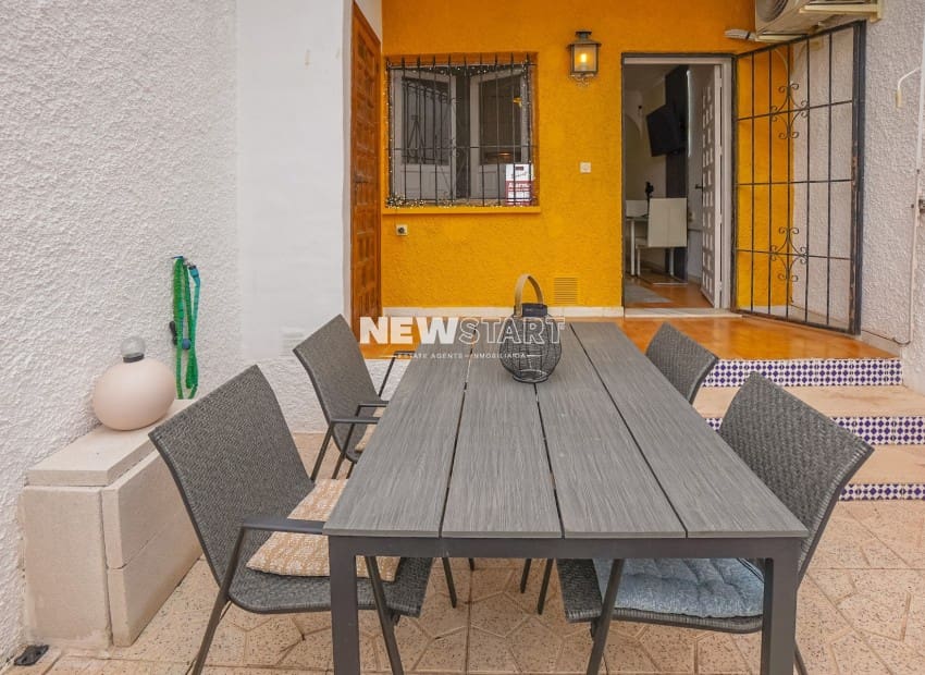 1 makuuhuone Bungalow myytävänä paikassa La Marina mukana 
autotalli - 89 000 € (Ref: 9388492)