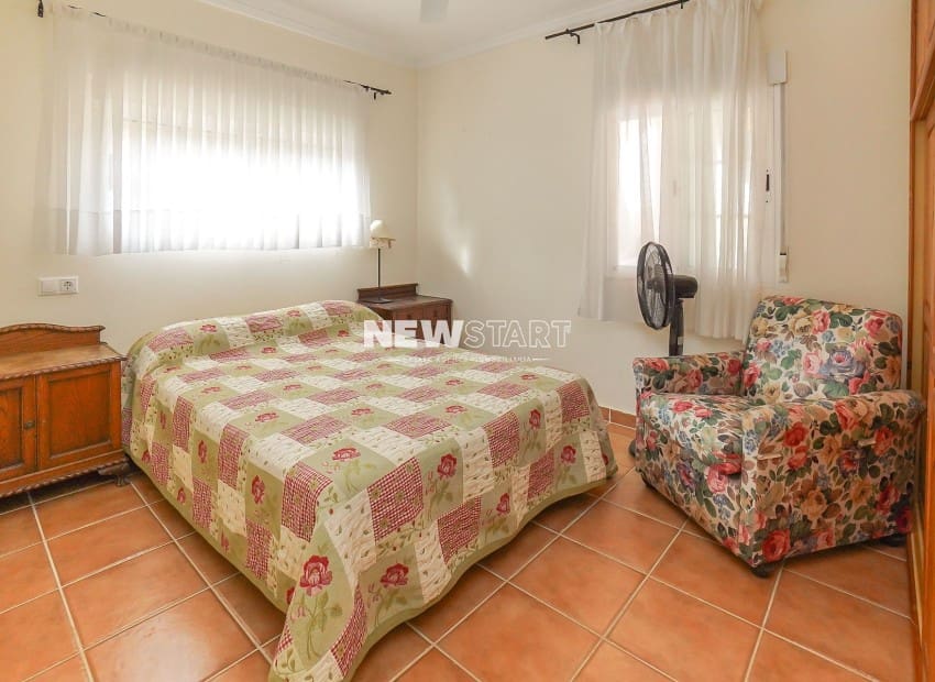 Chalet de 6 habitaciones en San Fulgencio en venta con piscina garaje - 620.000 € (Ref: 9396546)