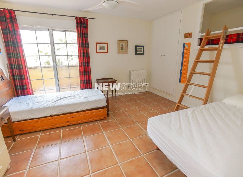 Chalet de 6 habitaciones en San Fulgencio en venta con piscina garaje - 620.000 € (Ref: 9396546)