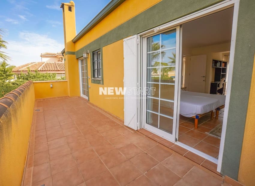 Chalet de 6 habitaciones en San Fulgencio en venta con piscina garaje - 620.000 € (Ref: 9396546)