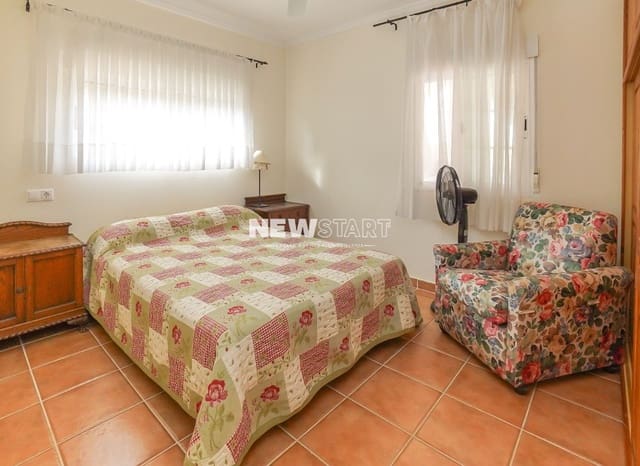 Chalet de 6 habitaciones en San Fulgencio en venta con piscina garaje - 620.000 € (Ref: 9396546)