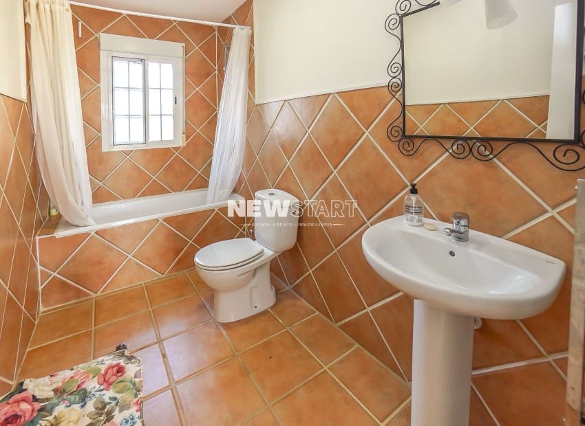 Chalet de 6 habitaciones en San Fulgencio en venta con piscina garaje - 620.000 € (Ref: 9396546)