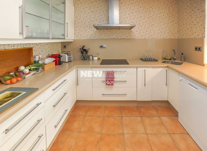 Chalet de 6 habitaciones en San Fulgencio en venta con piscina garaje - 620.000 € (Ref: 9396546)