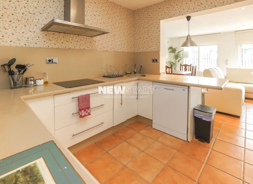 Chalet de 6 habitaciones en San Fulgencio en venta con piscina garaje - 620.000 € (Ref: 9396546)