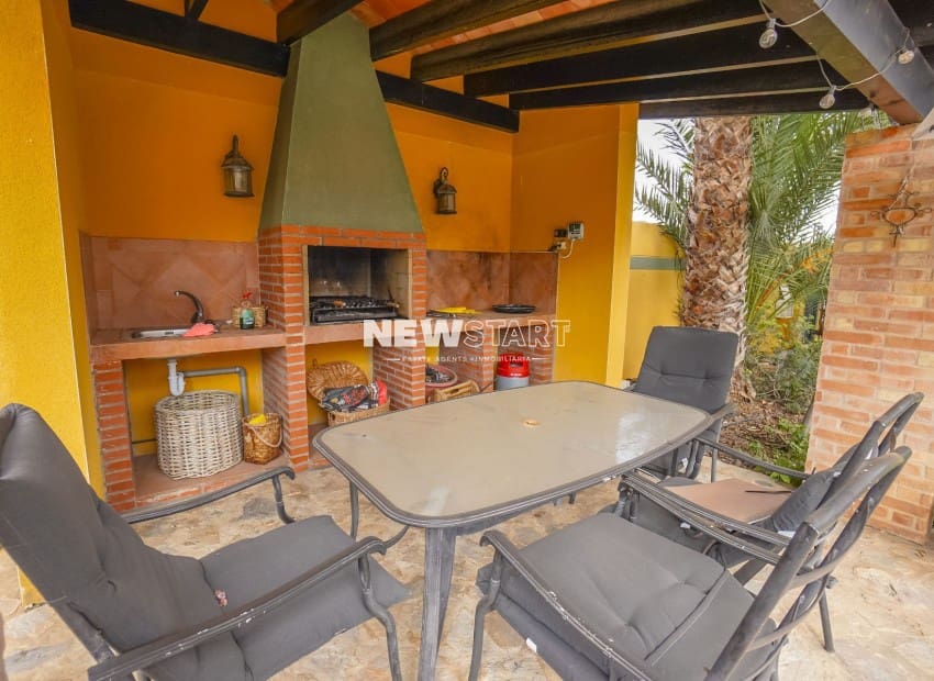 Chalet de 6 habitaciones en San Fulgencio en venta con piscina garaje - 620.000 € (Ref: 9396546)