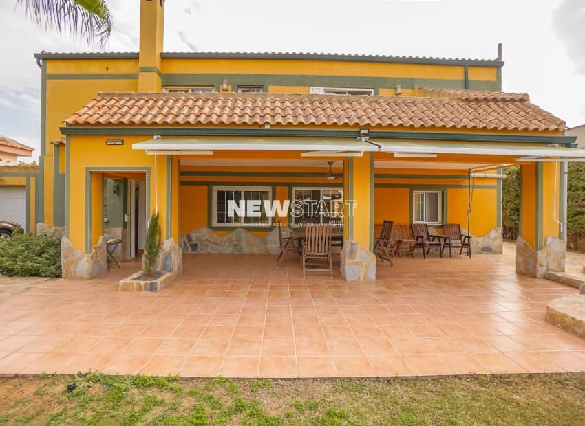 Chalet de 6 habitaciones en San Fulgencio en venta con piscina garaje - 620.000 € (Ref: 9396546)