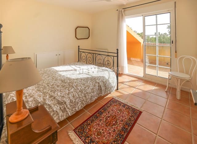 Chalet de 6 habitaciones en San Fulgencio en venta con piscina garaje - 620.000 € (Ref: 9396546)