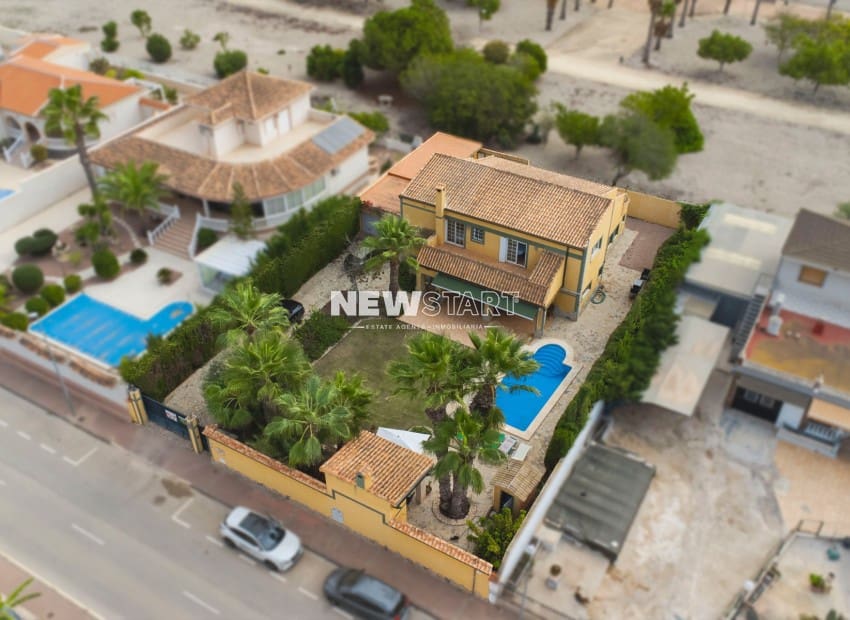 Chalet de 6 habitaciones en San Fulgencio en venta con piscina garaje - 620.000 € (Ref: 9396546)
