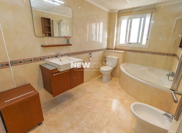 3 soverom Hus til salgs i Ciudad Quesada, Rojales med svømmebasseng - € 269 000 (Ref: 9409384)