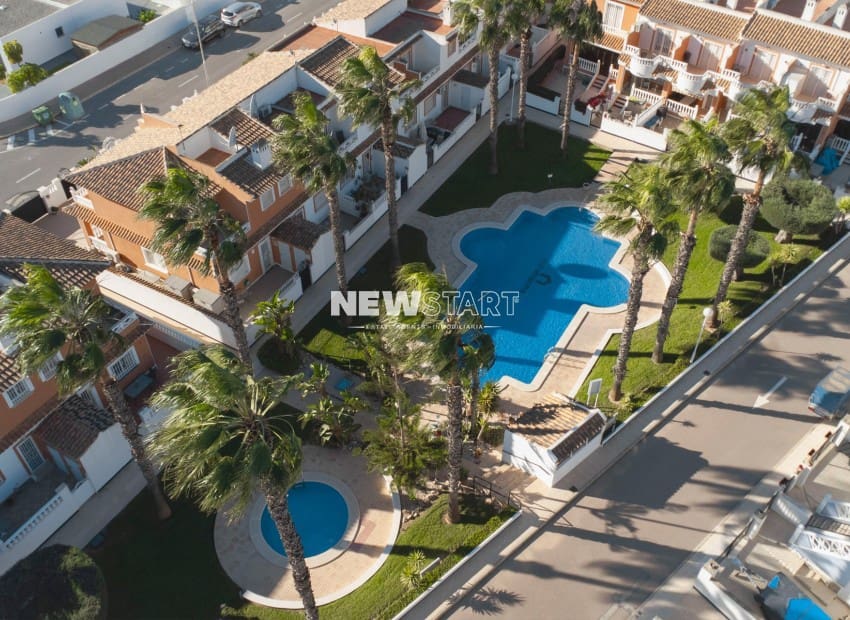 3 chambre Maison de Ville à vendre à Ciudad Quesada avec piscine - 269 000 € (Ref: 9409384)