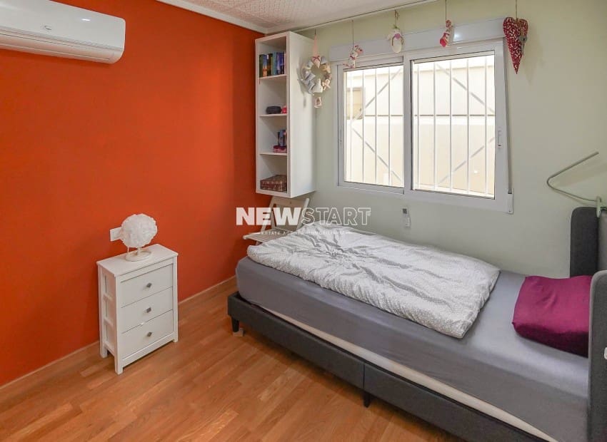 3 quarto Moradia para venda em La Marina del Pinet com piscina - 395 000 € (Ref: 9426513)