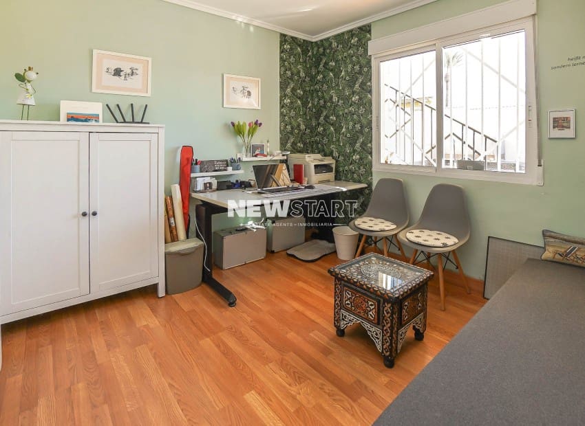 3 quarto Moradia para venda em La Marina del Pinet com piscina - 395 000 € (Ref: 9426513)