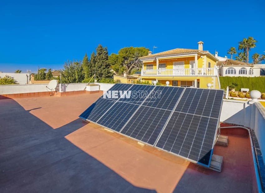 3 quarto Moradia para venda em La Marina del Pinet com piscina - 395 000 € (Ref: 9426513)