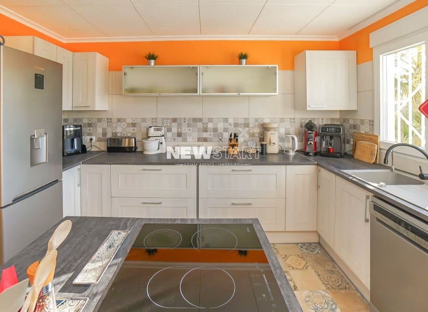 3 quarto Moradia para venda em La Marina del Pinet com piscina - 395 000 € (Ref: 9426513)