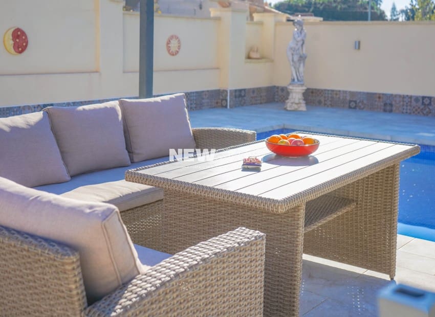 3 quarto Moradia para venda em La Marina del Pinet com piscina - 395 000 € (Ref: 9426513)
