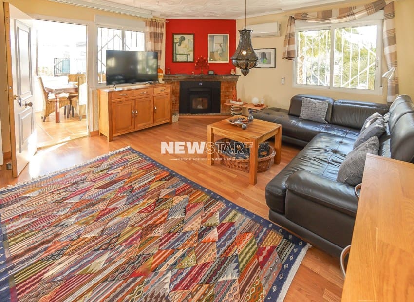 3 quarto Moradia para venda em La Marina del Pinet com piscina - 395 000 € (Ref: 9426513)