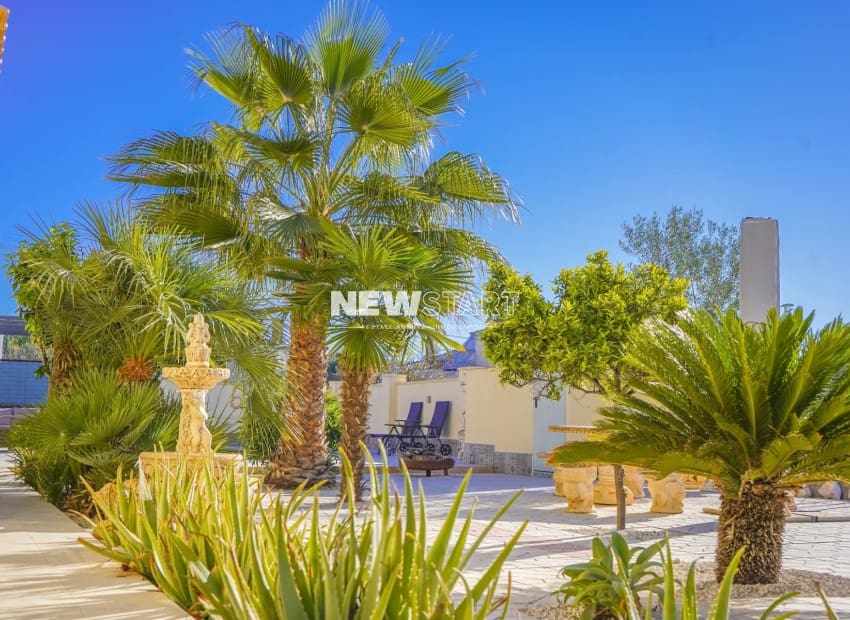 3 quarto Moradia para venda em La Marina del Pinet com piscina - 395 000 € (Ref: 9426513)