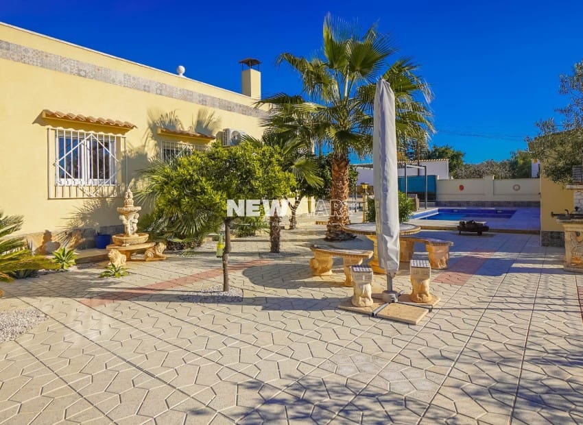 3 quarto Moradia para venda em La Marina del Pinet com piscina - 395 000 € (Ref: 9426513)