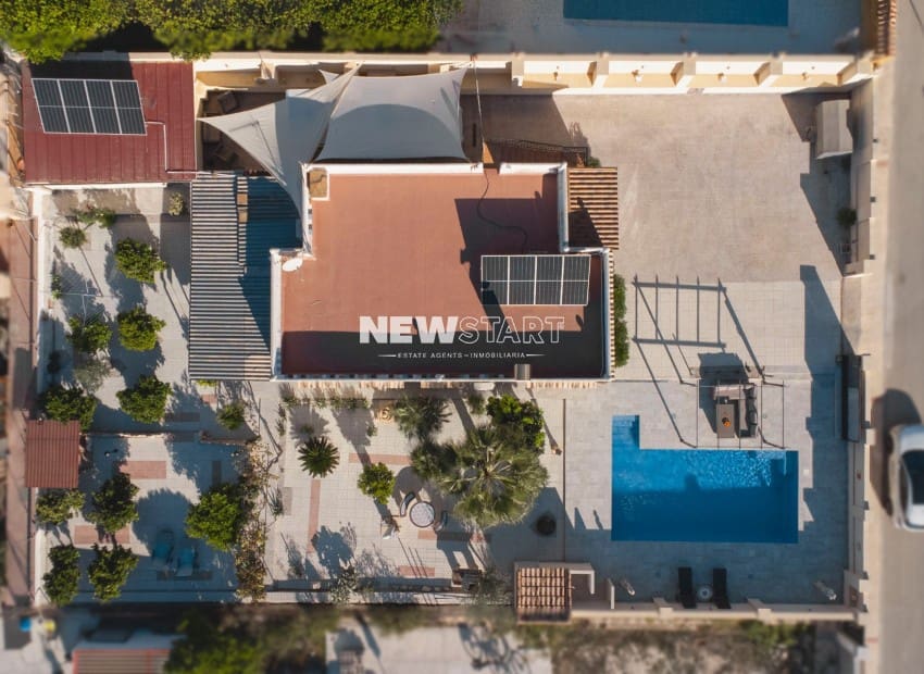 3 quarto Moradia para venda em La Marina del Pinet com piscina - 395 000 € (Ref: 9426513)