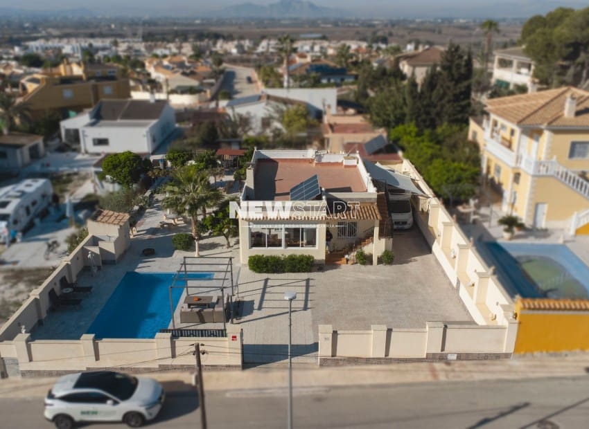 3 quarto Moradia para venda em La Marina del Pinet com piscina - 395 000 € (Ref: 9426513)