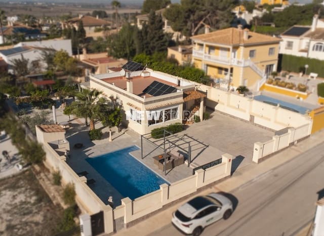 3 quarto Moradia para venda em La Marina del Pinet, Elche / Elx com piscina - 395 000 € (Ref: 9426513)