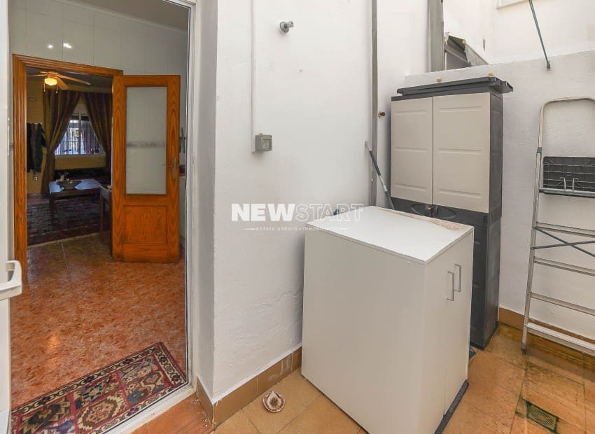 2 Zimmer Apartment zu verkaufen in La Marina mit Pool Garage - 105.000 € (Ref: 9466188)