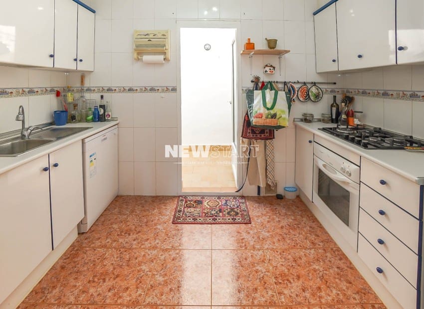 2 Zimmer Apartment zu verkaufen in La Marina mit Pool Garage - 105.000 € (Ref: 9466188)