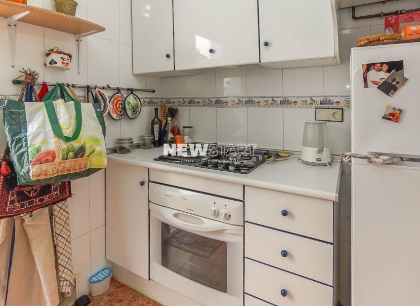 2 Zimmer Apartment zu verkaufen in La Marina mit Pool Garage - 105.000 € (Ref: 9466188)