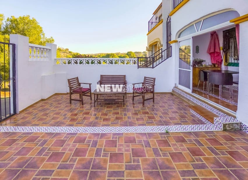 2 Zimmer Apartment zu verkaufen in La Marina mit Pool Garage - 105.000 € (Ref: 9466188)